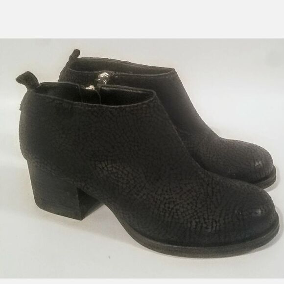 Urban Outfitters Cooperative Black Textured Suede Side Zip Ankle Boot 7M Ret$145 - Picture 3 of 7